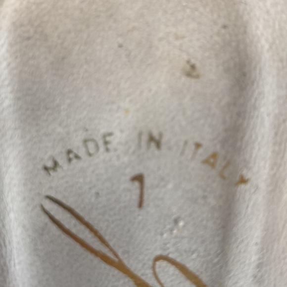 T-STRAPS TO DIE FOR! ANY OCCASION. - Picture 5 of 6